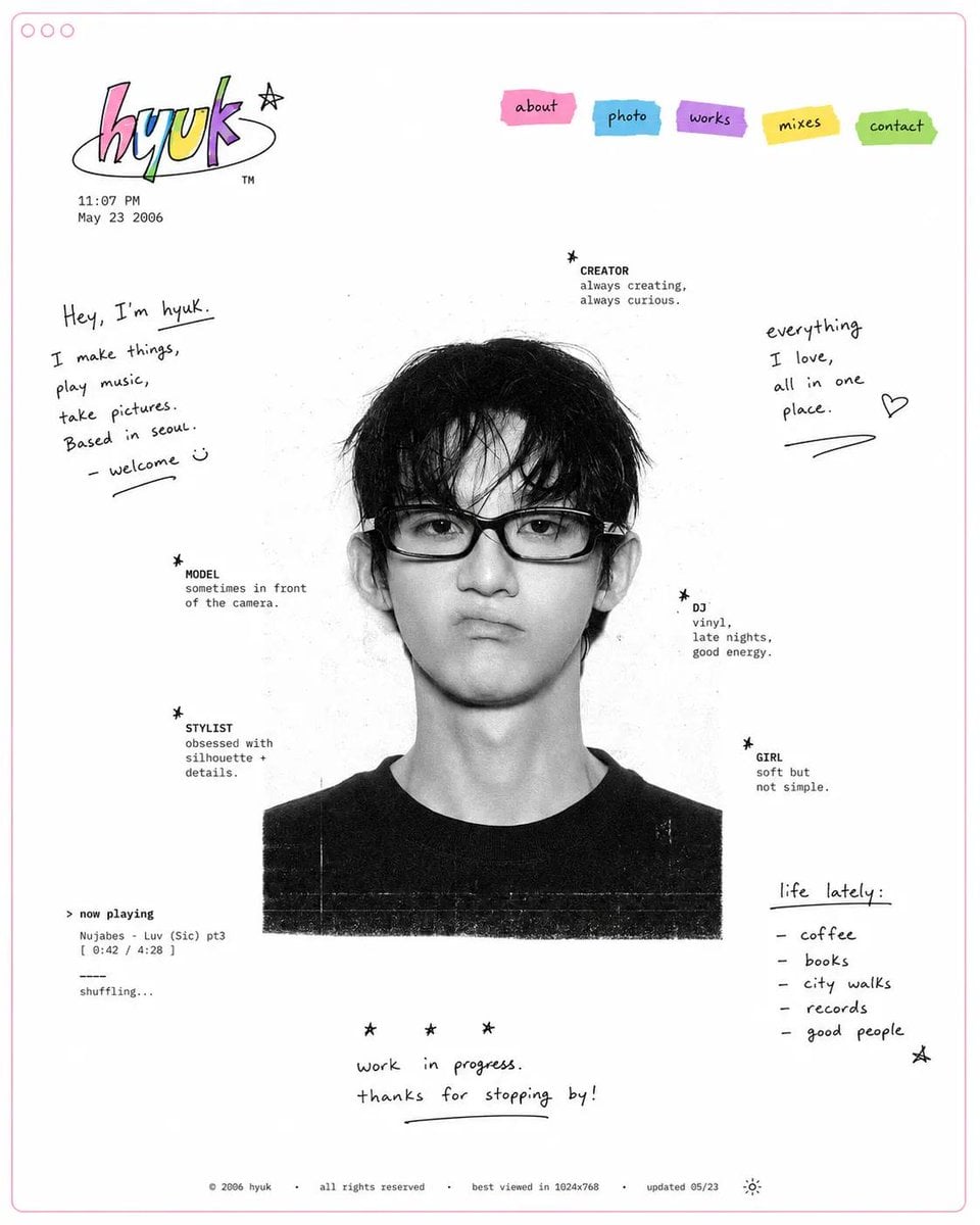 Design a minimal early-internet personal profile webpage / d